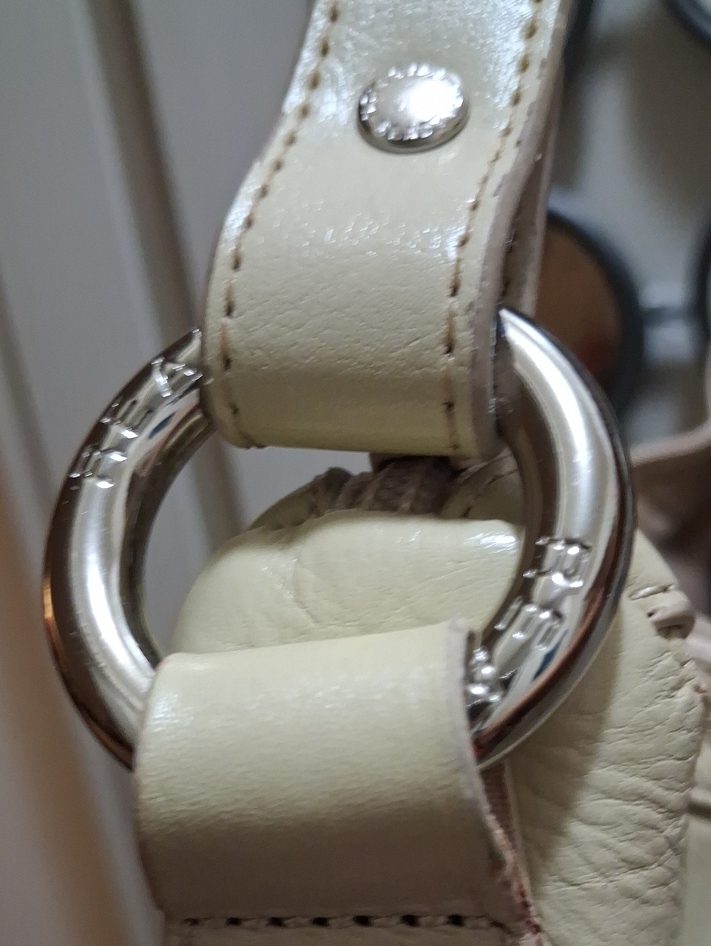 KENNETH COLE CREAM LEATHER Handbag - Picture 5 of 11